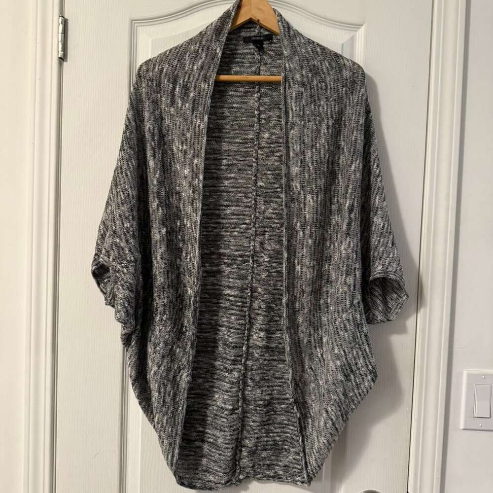 ⭐️$5, spend over $20 Forever 21 Cocoon Cardigan Size S/M Grey Black Oversized